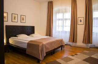 Отель Hotel Casa Luxemburg Сибиу Улучшенный двухместный номер с 1 кроватью-3