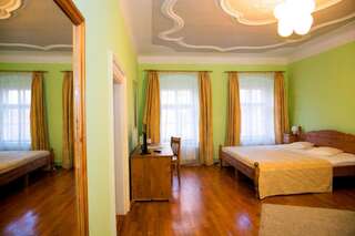 Отель Hotel Casa Luxemburg Сибиу Улучшенный двухместный номер с 1 кроватью-12