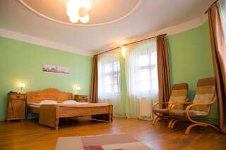 Отель Hotel Casa Luxemburg Сибиу Улучшенный двухместный номер с 1 кроватью-21